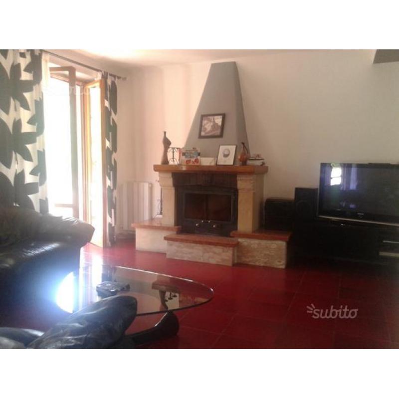 Villa a schiera 5 vani - Valdurasca - Follo (SP)