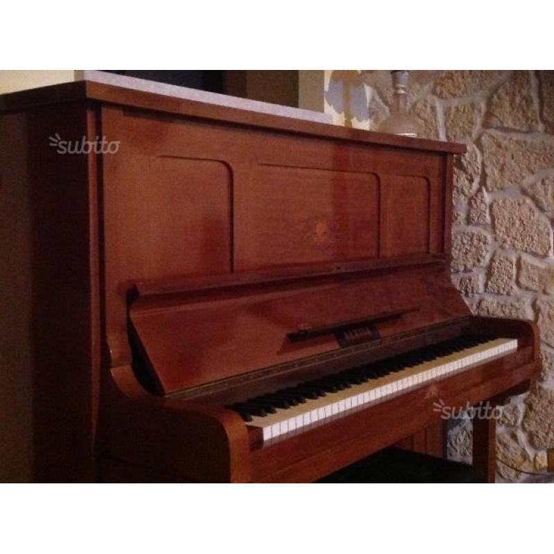 Pianoforte verticale