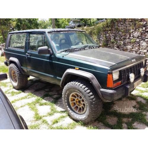 JEEP Cherokee 2.1 TD rialzato,ruote 33'' anno 85