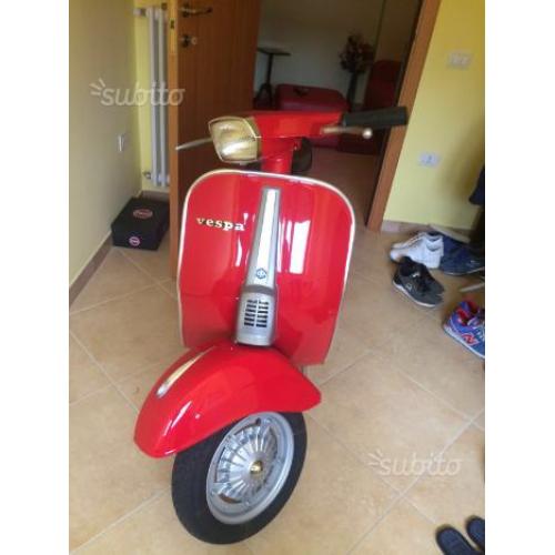 Vespa 50 special rossa