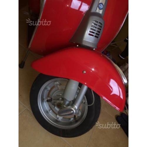 Vespa 50 special rossa