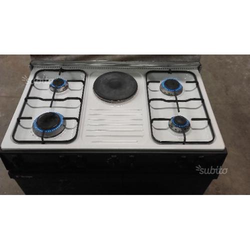 Fornello gas 4 fuochi forno e piastra elettrici