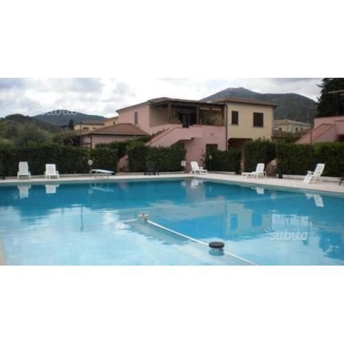 Residenza Giulia - bilo con piscina e giardino