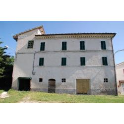Casa indipendente a san ginesio mc