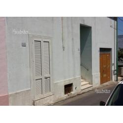 AL29 - Alessano - App.to d'epoca con giardino