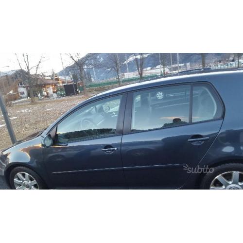 VOLKSWAGEN Golf 5ª serie - 2004