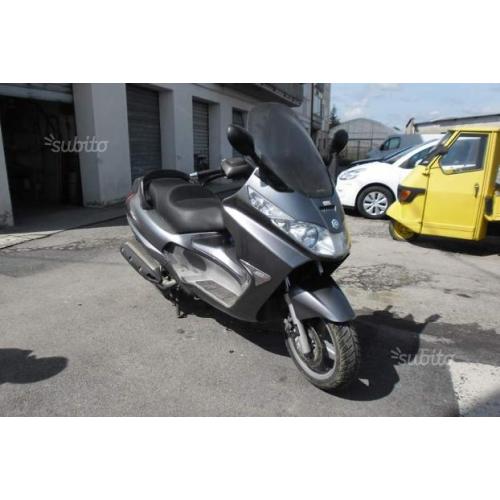 Piaggio X8 400
