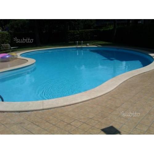 Marina di massa appartamento con piscina
