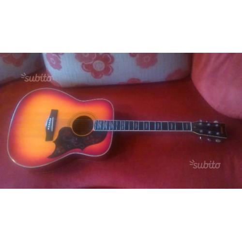 Splendida chitarra acustica