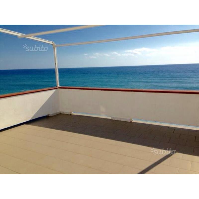 Casa x4 SULLA SPIAGGIA
