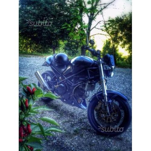 Ducati Monster 750 - 2001