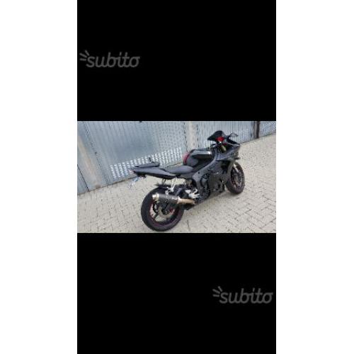Yamaha yzf r6 praticamente nuova
