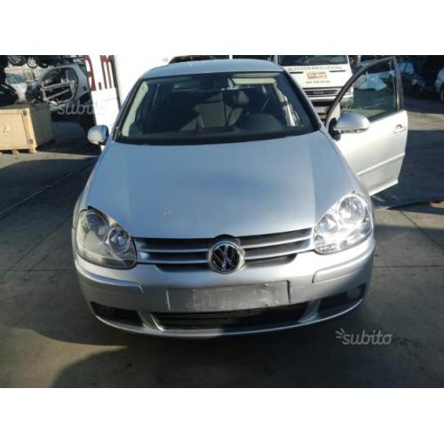 Wolkswagen Golf 5 per ricambi